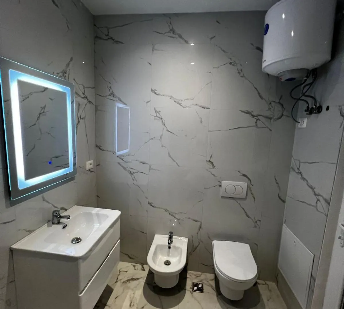 All Season Apartaments Durres Apartment